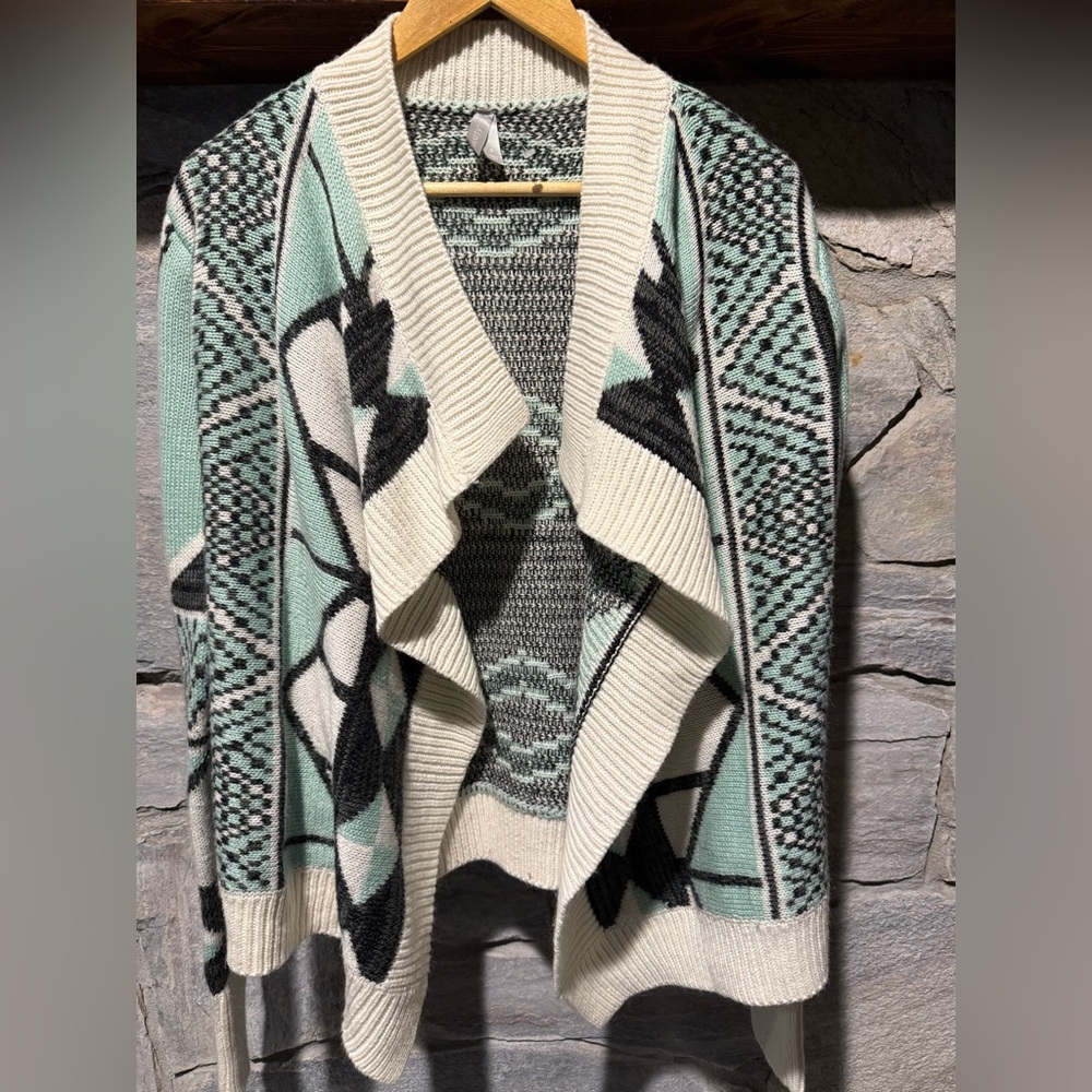 Vintage Vanity Geometric Patterned Open Front Wat… - image 1